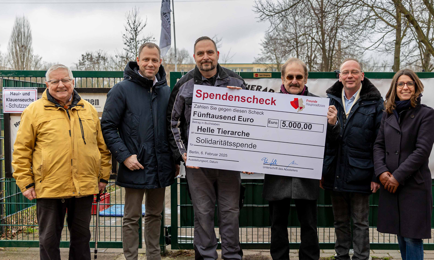 Als ich dem Verein Freunde Hauptstadtzoos über die Not-Situation unserer Hellen Tierarche in Hellersdorf berichtet habe, wurde kurzerhand eine Solidaritätsspende in Höhe von 5.000 € ermöglicht.