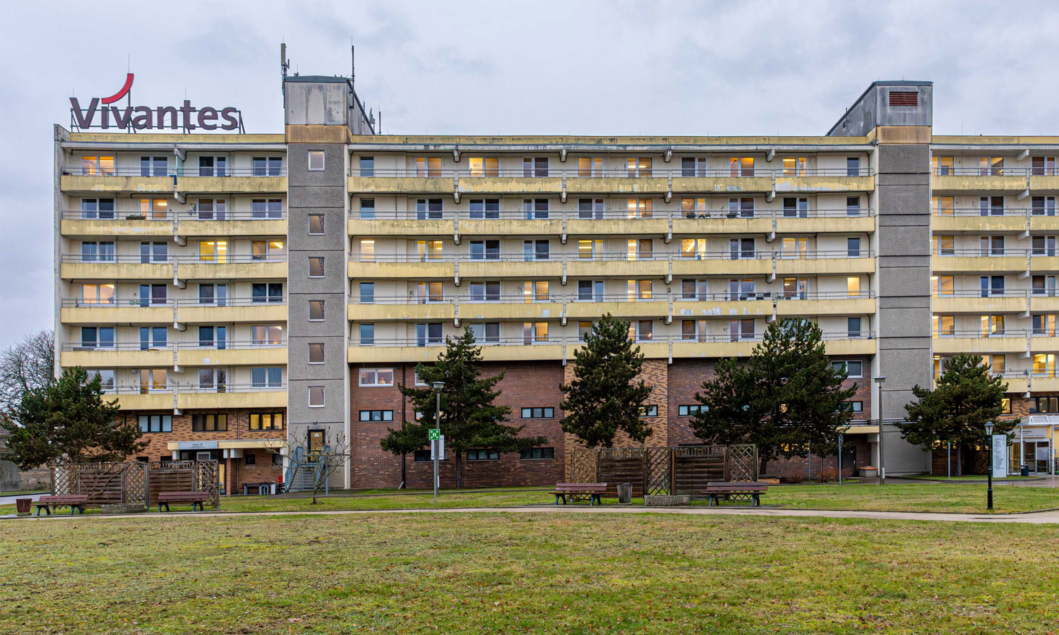 Erst vor wenigen Wochen ist der Bebauungsplan 10-50-1 für einen weiteren Ergänzungsbau einen großen Schritt vorangekommen. Diese Entwicklung stärkt auf lange Sicht die Gesundheitsversorgung am Standort.